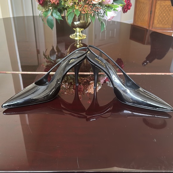 Saint Laurent Slingback Pump With a Pointed Toe - Picture 9 of 14